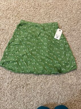 Billabong Green Mini Skirt with White Floral Print
